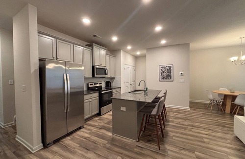 Oakwood House | Spacious 3-bedroom townhome in charming Oakwood