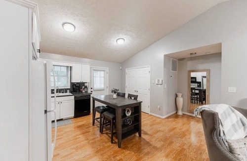 Danville House | Spacious 3bd/2ba near Casino