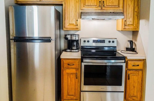 University Condo | Spacious 3BR/3BA Retreat Near Baylor & Downtown!