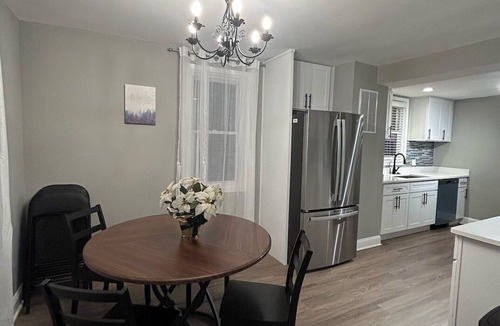 Silver Spring House | Spacious 4-bedroom house with AC and WiFi in fabulous Silver Spring