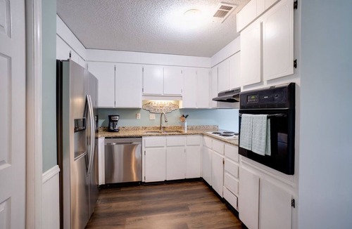Warner Robins House | Spacious 4-Bedroom Retreat & Pet-Friendly Fenced Yard!