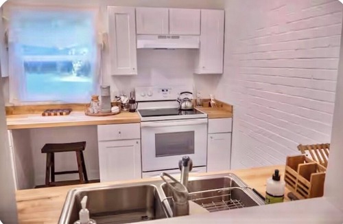 Greensboro House | Spacious 4-bedroom house in fantastic Greensboro WalkTo Friendly Center/Central!