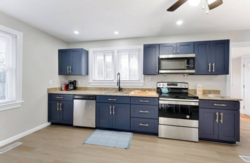 Portsmouth House | Spacious 4-bedroom house in amazing Portsmouth with WiFi