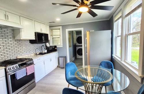 Lochearn House | Spacious 4 -Bedroom Home with 3 Baths Sleeps 8- 4 Full Beds