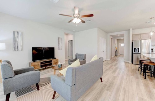 Troy Apartment | Spacious 4 Bedroom Home In Troy