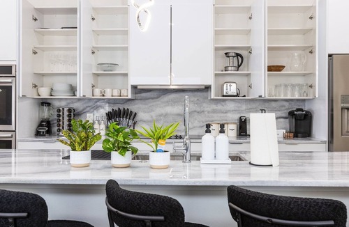 West Dallas House | Spacious 4-bedroom house in lovely Dallas W/Game room & Spa