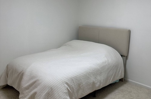 Burke House | Spacious 4-bedroom townhome in lovely Burke with AC