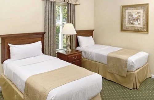Berkeley Resort | Spacious 4 Bedroom at the Historic Powhatan Resort