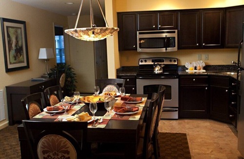 Williamsburg Apartment | Spacious 4 BR | The Colonies At Williamsburg