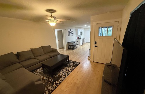South Dallas - Fair Park House | Spacious 4BR/2BA Home Minutes from Downtown Dallas/Yard/Parking available.