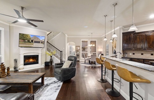 Hurst House | Spacious 4BR Executive Home Ideal for Long Stays