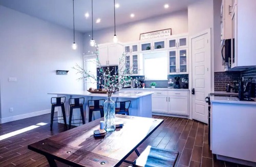 Cedar Crest House | Spacious 4BR Retreat Near Downtown, Bishop Arts & Dallas Zoo