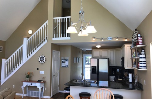 Alger House | Spacious 5 Bed Waterfront Home! Book your Vacation now!