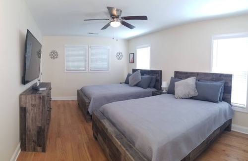 Lithonia House | Spacious 5-bedroom Farmhouse and Tiny House Combo close to Atlanta