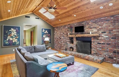 Atlanta House | Spacious 5-bedroom house with indoor pool oasis and backyard paradise in Atlanta