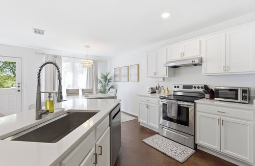 Austin House | Spacious 5-bedroom house in tranquil Austin with hot tub