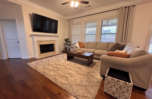 Auburn House | Spacious 5BR/3BA Near Hamilton Mill & Mall of Georgia