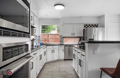 Grand Prairie House | Spacious 5BR w/Pool, Hot Tub, Arcade & Theater Near AT&T Stadium