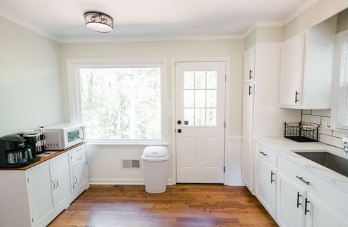Macon House | Spacious 6 bedroom home near Downtown Macon!