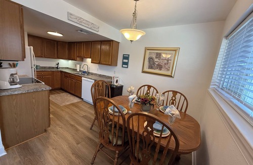 Metairie House | Spacious and Convenient townhome in METAIRIE