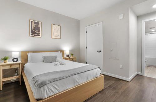Clarendon Apartment | Spacious Apartment in Prime Location Near Metro