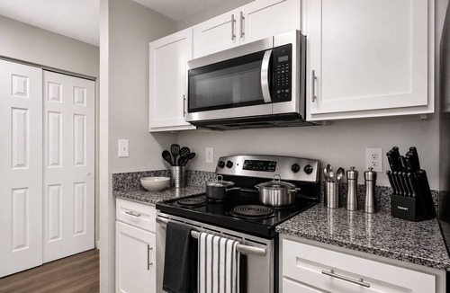 Pleasant Valley Apartment | Spacious Austin 3BR Home · Workspace · Sleeps 12 · 10min to UT