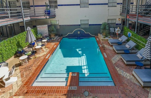 Waller Creek District Apartment | Spacious Austin Loft Sleeps 8 with Balcony