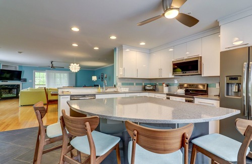 Rehoboth Beach House | Spacious & Clean Townhouse 4BR w/Pool & Parking