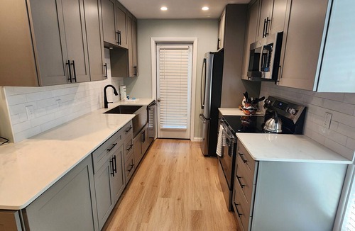 Sea Pines House | Spacious Coastal Villa w/Bright Sunroom Walk to Beach Sleeps 7