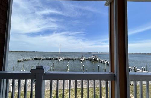 Manteo Condo | Spacious Condo on the Water!