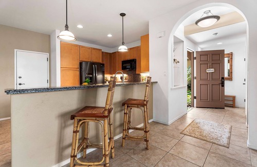 Waikoloa Condo | 🏖️Spacious Corner Unit | Concierge Included | Central AC