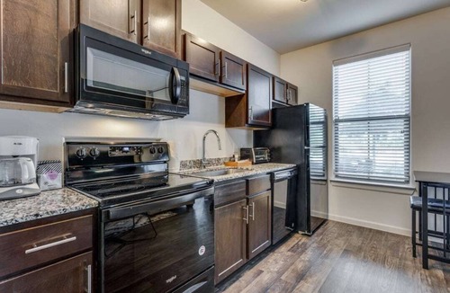 Wells Branch Apartment | Spacious CozySuites on I-35 w/pool and parking #02