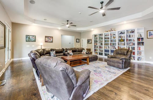 Houston County House | Spacious Elko Home - 6 Mi to Georgia Fairgrounds!