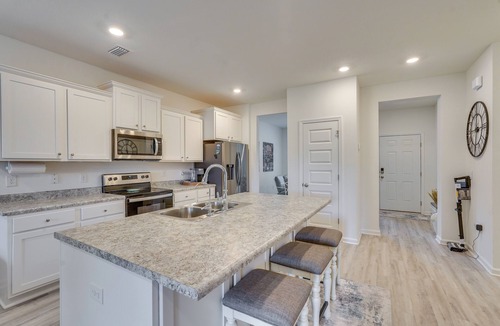 Freeport House | Spacious Freeport Home w/Deck & 2 Living Areas!