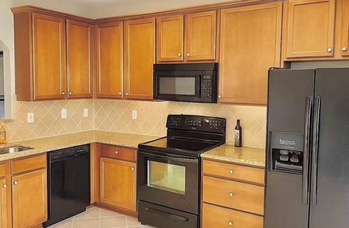 North Belmont House | Spacious furnished home convenient location-best long-term stay experience