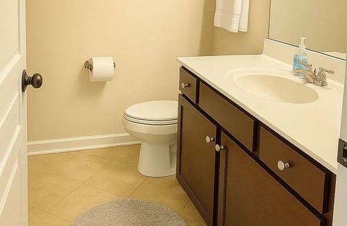 North Belmont House | Spacious furnished home convenient location-best long-term stay experience