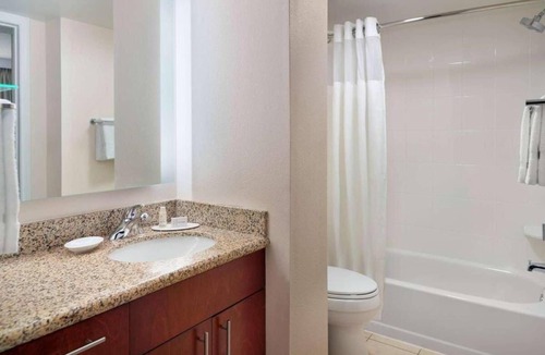 Alpharetta Hotel | Spacious Good-Value Accommodation! 2 Convenient Units, Pool, Free Breakfast!