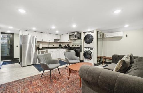 Shaw Apartment | Spacious, Historic Logan Circle Rowhouse