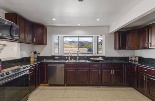 Kapolei Apartment | Spacious Island Retreat AC WD Parking WiFi
