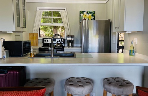Maunaloa House | Spacious King studio in Paniolo Hale at Kepuhi Beach with amazing ocean views