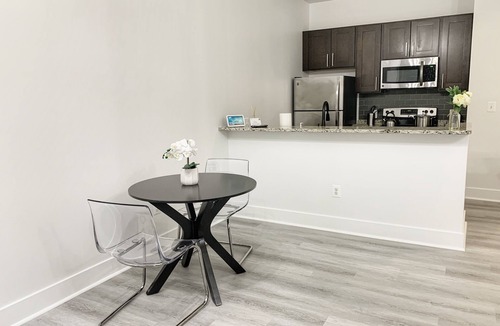 Downtown Baltimore Apartment | Spacious King Suite Near Inner Harbor