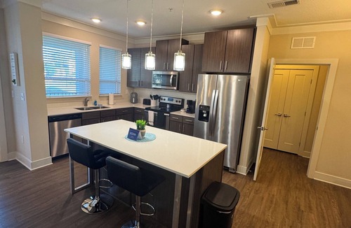 Gainesville Apartment | Spacious Modern 2BR/2BA Apartment in Gainesville