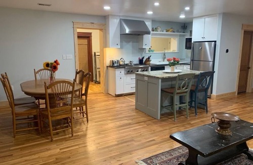 Athens House | Spacious, newly remodeled home with a large porch and 8 min from downtown Athens