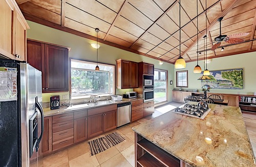 Keaau House | Spacious ocean-view getaway steps to coast with WiFi, patio