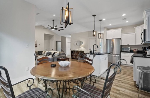 Berea House | Spacious Pet Friendly Home GVL, Fenced Yard