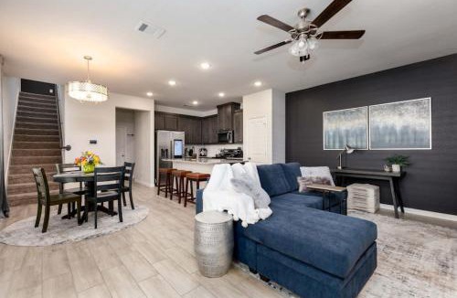 Fort Worth House | Spacious Pet Friendly - 7 miles to Eagle Mountain Lake