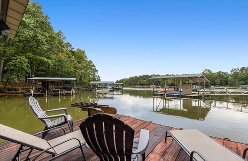 Anderson House | Spacious & Private Lakefront Retreat Near Clemson!