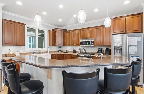 Mayfield House | Spacious Private home for 14 at Blue Valley