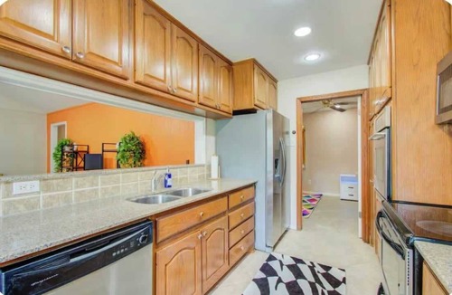 Woodlake - Briar Meadow House | Spacious & Relaxing Retreat | Hot Tub | Backyard Oasis
