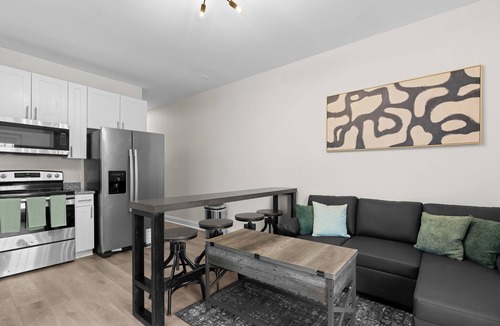 Le Droit Park Bed & Breakfast | Spacious Renovated 3BR/2BA Sleeps 6 + Parking